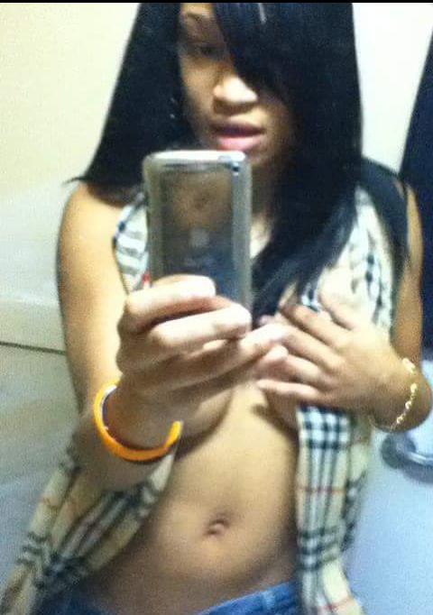 Earlii_'s tweet photo. Look at me in 2010 lol 😓😂😂😂 http://t.co/nfmusVtMEw