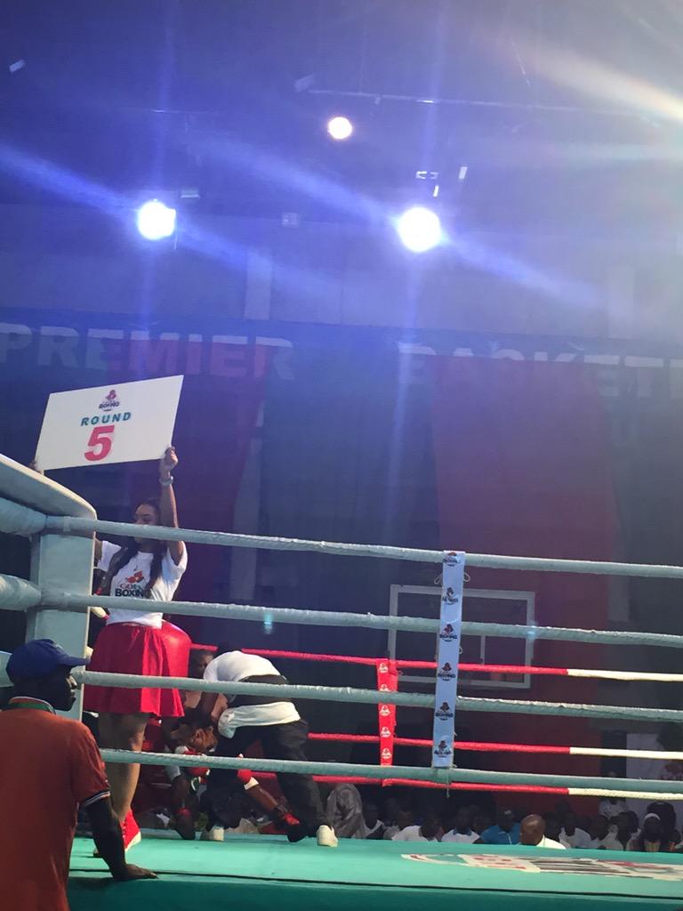 GOtvNg's tweet photo. Round 5! Neither Sunday nor Femi seems to be backing down! #CruiserWeightChallenge #GOtvBoxingNight http://t.co/EJJfCZJleq