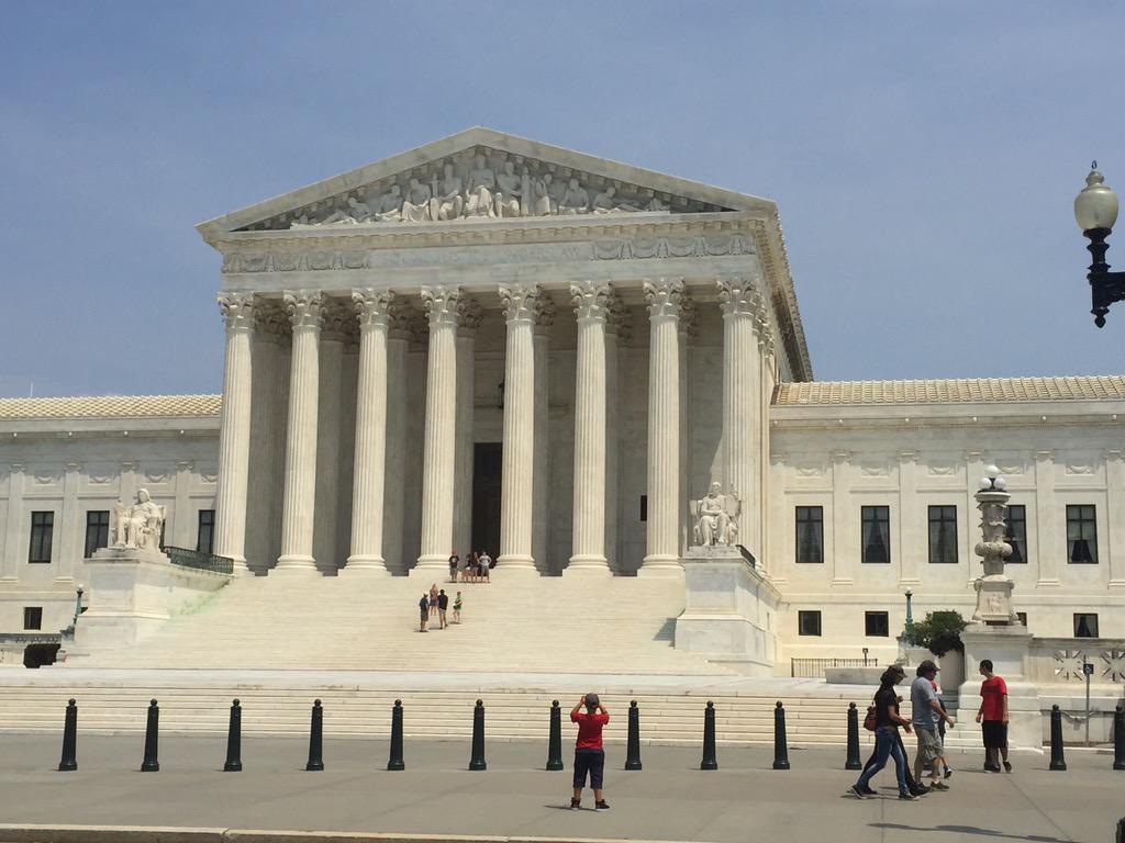 Kenricmatics's tweet photo. Davies in Washington, D.C.! Having a good time at a physics teachers conference. #lookout #aapt2015 #ptra2015 http://t.co/8AFvEVI45w