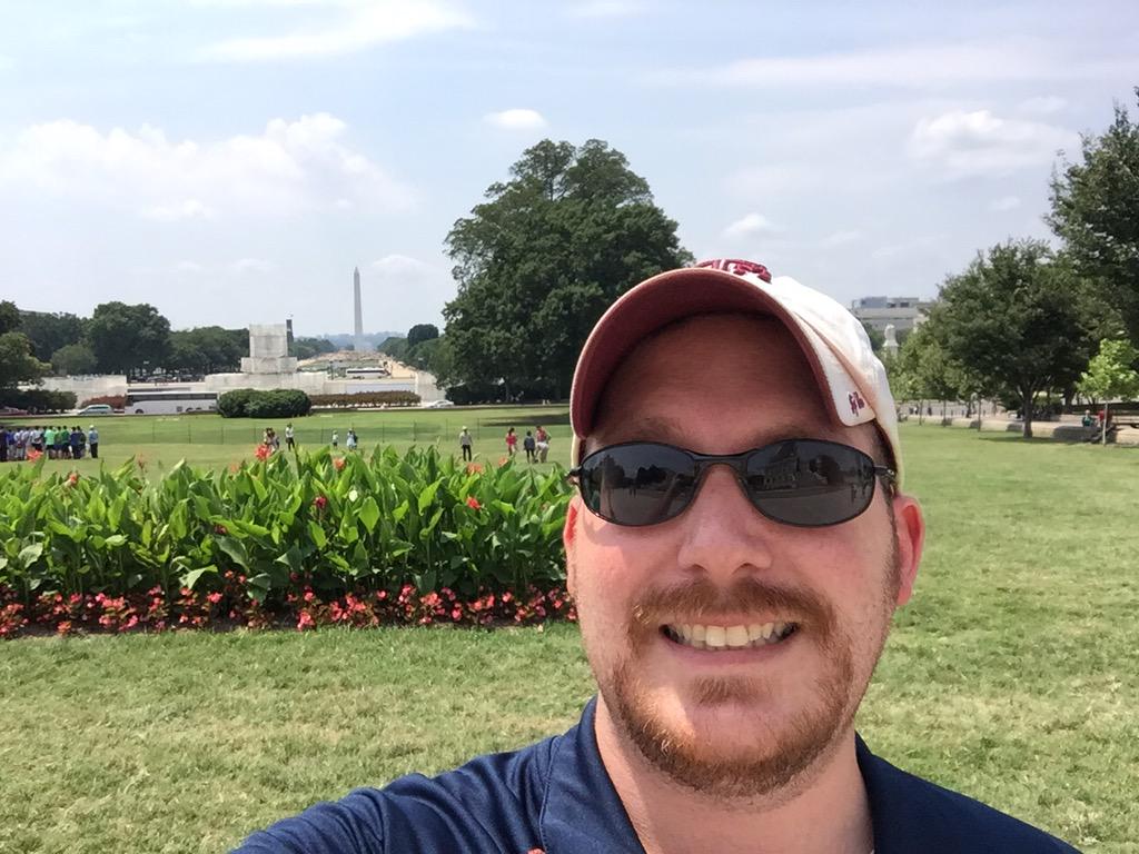 Kenricmatics's tweet photo. Davies in Washington, D.C.! Having a good time at a physics teachers conference. #lookout #aapt2015 #ptra2015 http://t.co/8AFvEVI45w