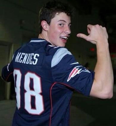 mendesupdatesww's tweet photo. Shawn surely was in the Patriots Spirit last night http://t.co/YVkuvO9Ys4