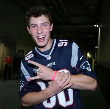 mendesupdatesww's tweet photo. Shawn surely was in the Patriots Spirit last night http://t.co/YVkuvO9Ys4