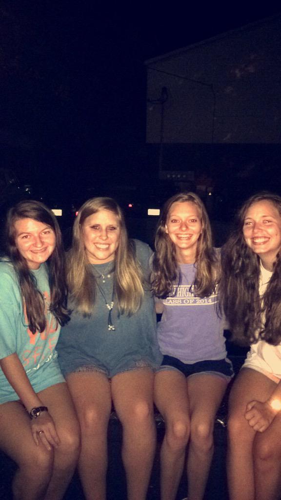 joboshields's tweet photo. Couldn't do life w/o yall😘 @kaylasweetweets @stephparsons14 @CaityMeinhardt http://t.co/CVNLq0qFnB