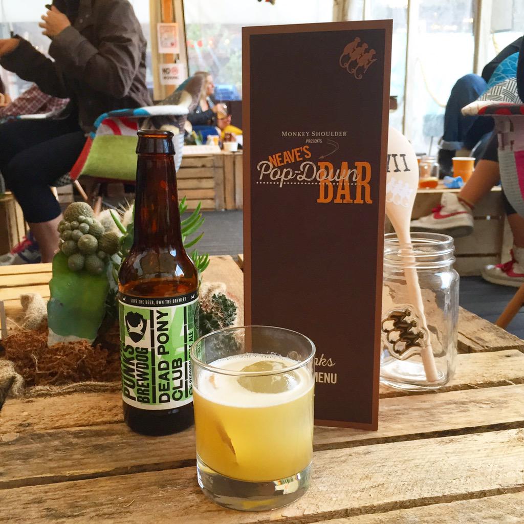 bencphoto's tweet photo. Getting some @MnkyShldrUK and @Dram_and_Smoke action at the last night of #NEAVESBAR. https://t.co/ZpbG35jGvV http://t.co/AVHsfmluAo