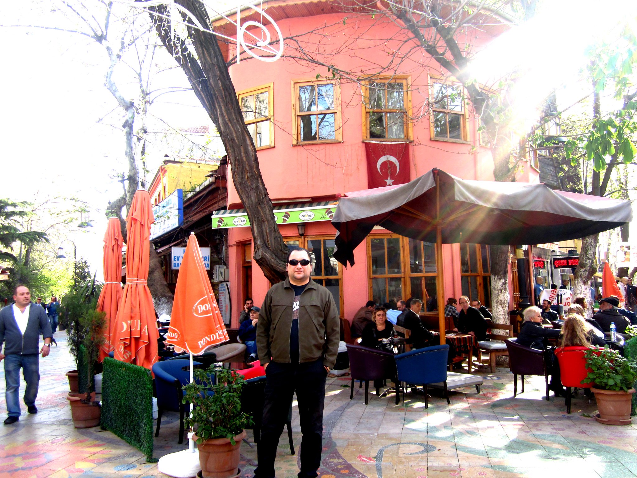 Uzivatel Nerede Cekildi Na Twitteru Mahallenin Muhtarlari Uy Papaycuugum Muhtar Papaycuuugum Iste Dizideki Temel In Kahvesi Maltepe Http T Co Kcmfwetgpu