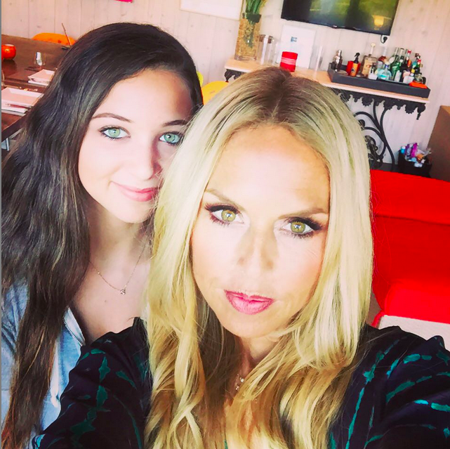 RachelZoe's tweet photo. Attempt at a serious selfie with my beautiful niece @sophieglassmann ❤️❤️ #familyiseverything #hamptonsummer XoRZ http://t.co/j4hJ4huZ1u