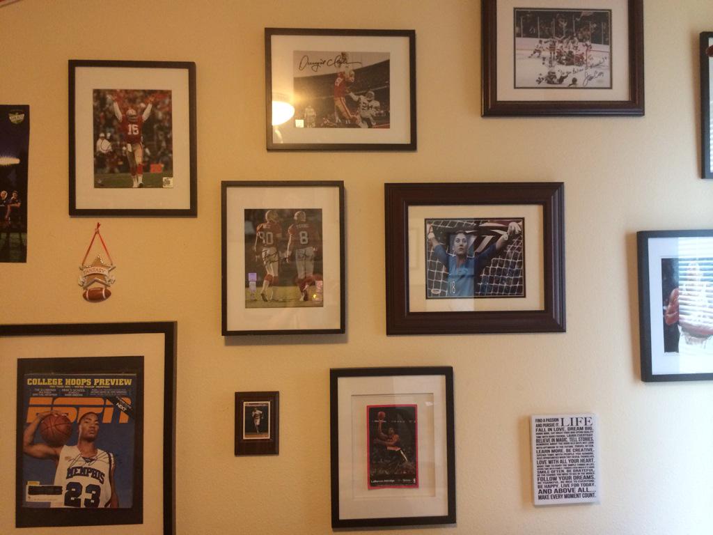 JennieMo23's tweet photo. First woman on our hall of fame! Long overdue. Can't wait to watch it Reign tonight! @hopesolo @SeattleReignFC http://t.co/5bwTjkrx9Y