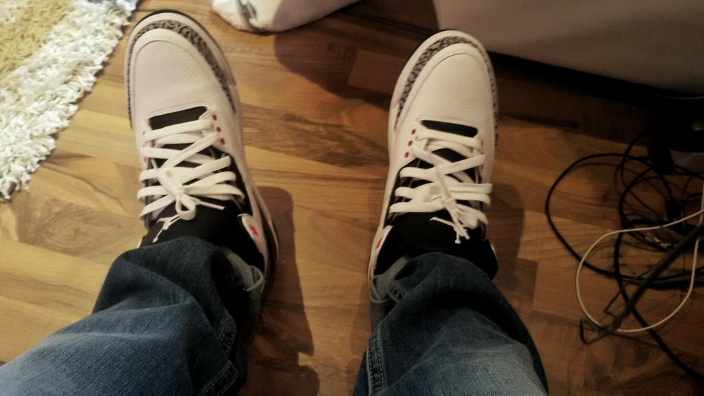 noea187's tweet photo. @ComplexSneakers #complexsneakers 3's all day http://t.co/G792Tg6MXl