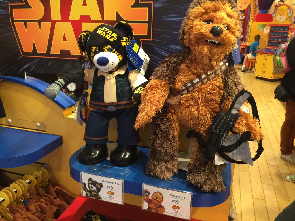 UKToyCollector's tweet photo. Me &amp; my Wife went #BuildABearStarWars Crazy today @BuildABear Maidstone. We had superb service from Maria &amp; Vic 😃🐻😃 http://t.co/hfq4kSLN5j