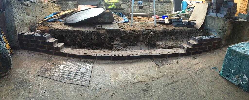 Steve_rest_pro's tweet image. Not a great day to build a wall but great effort by my mate Andy! #mates-rates #whatAreMatesFor. I.O.U a BBQ feast!