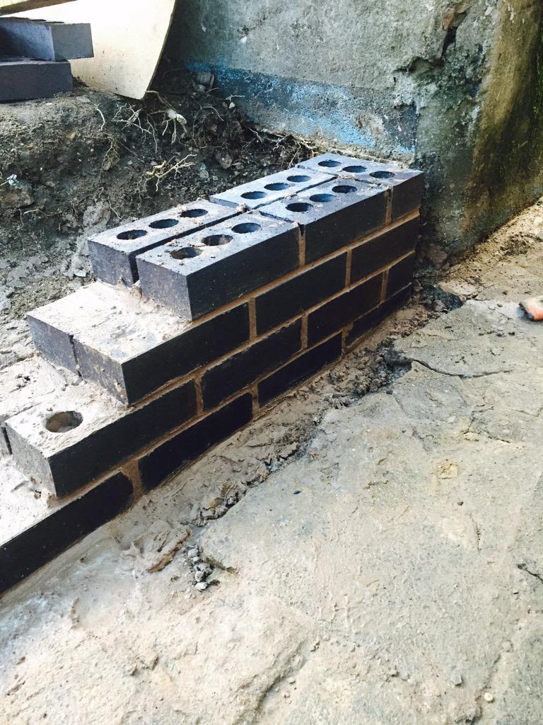 Steve_rest_pro's tweet image. Not a great day to build a wall but great effort by my mate Andy! #mates-rates #whatAreMatesFor. I.O.U a BBQ feast!