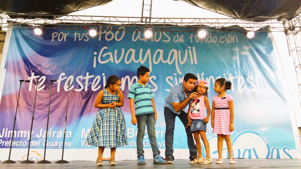 HENRYBUSTAMANT's tweet photo. "@Vice_Guayas: Damos inicio al festejo los 480 años de Guayaquil @HENRYBUSTAMANT @Mall_El_Fortin  @MonicaBecerraC http://t.co/EfgYJxnR5z"/😊