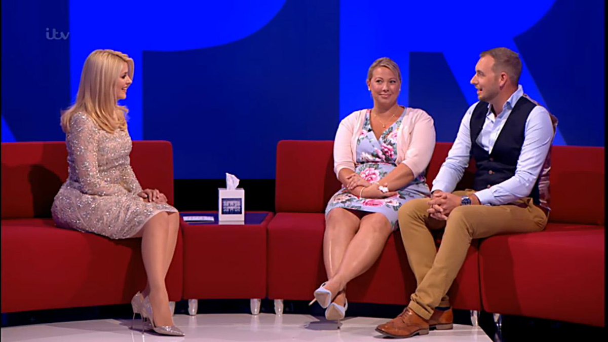 Love Holly Willoughby tweet media