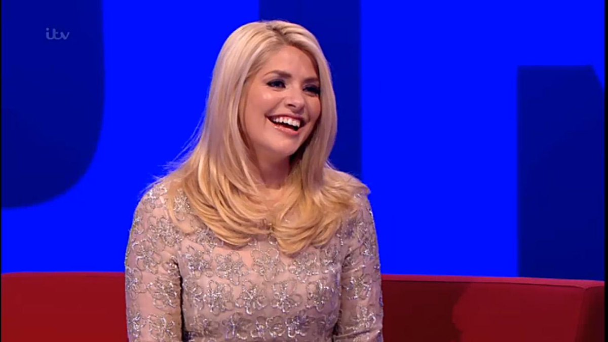 Love Holly Willoughby tweet media