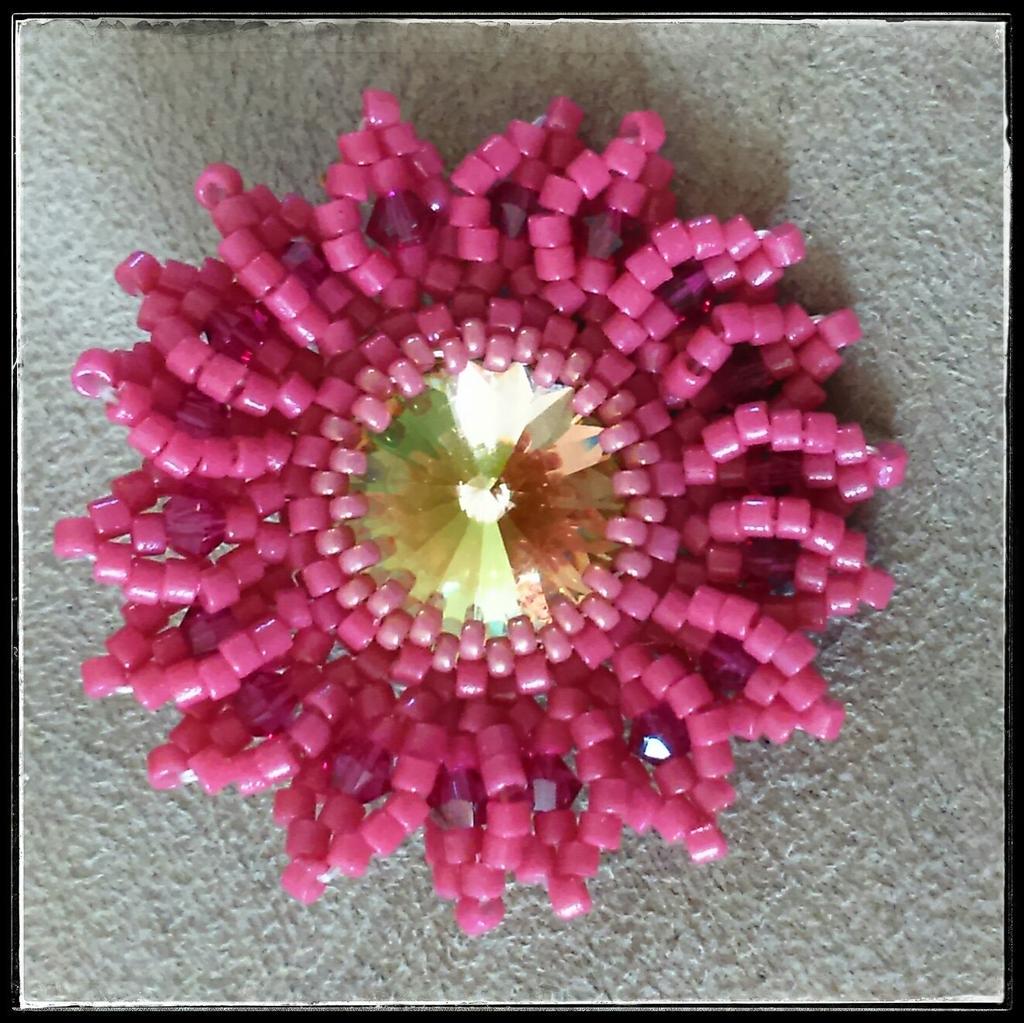 BeadsByBecs's tweet photo. Day 2 of the beadalong #jeanpower #nationalbeadingweek http://t.co/xduDUvTPNN