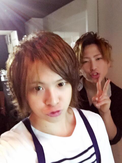 0508Kanon's tweet photo. 今日はなっちゃんとパシャリ✨

こうゆう暑い日が続くとビール飲みたくなる😝

今日も元気に飲むぞー‼️ http://t.co/BuyWsHdf9X