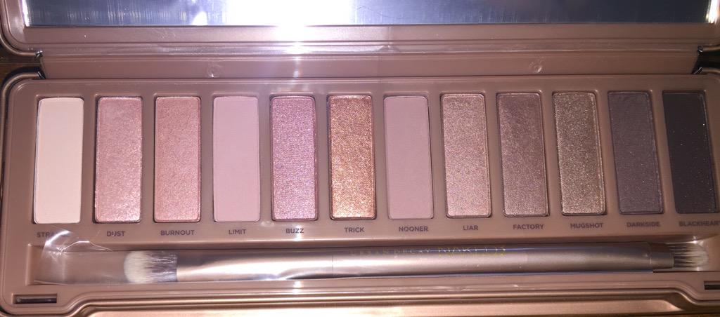 raynazebari13's tweet image. Welcome to the fam #HYFR😍😭✨💄👀