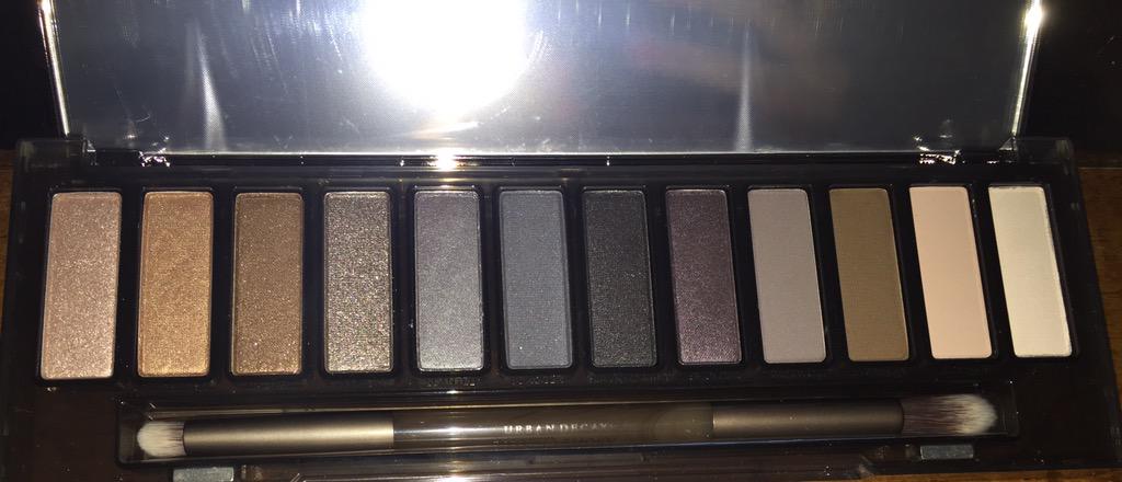 raynazebari13's tweet image. Welcome to the fam #HYFR😍😭✨💄👀