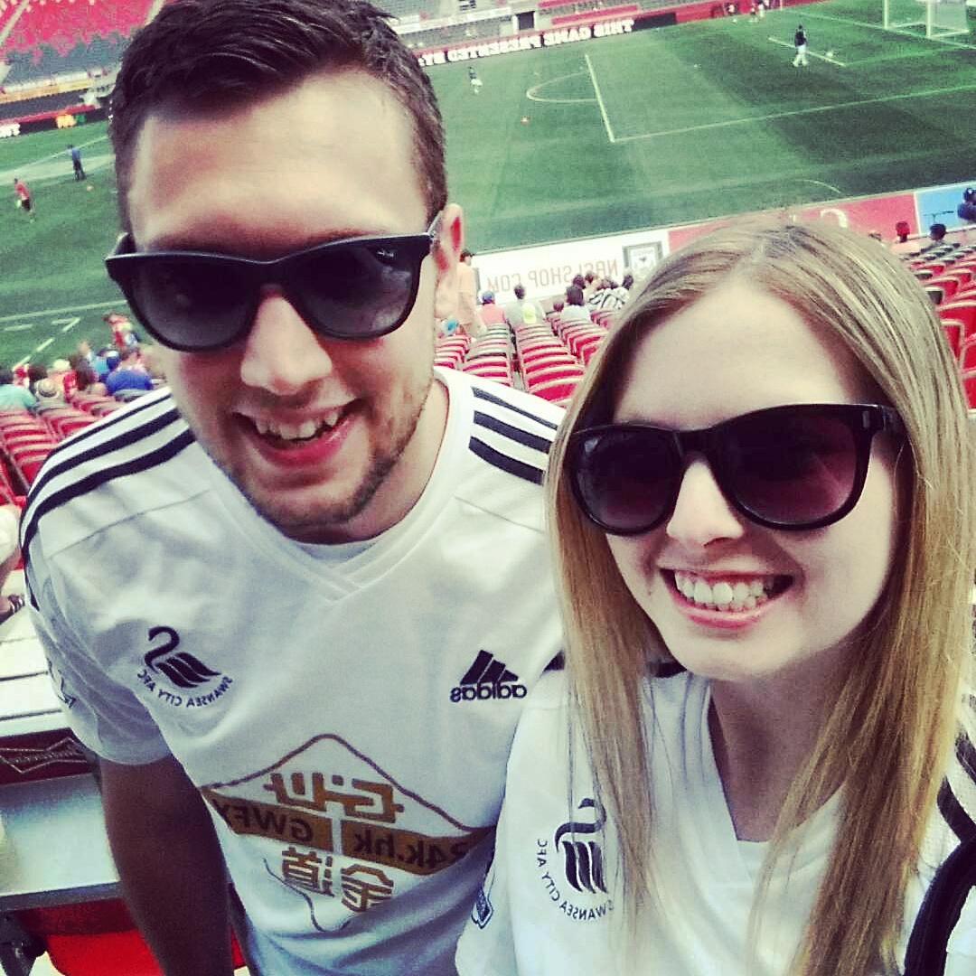 Clare088's tweet photo. Representing the #Swans @OttawaFuryFC vs Carolina Railhawks #GlobalSwans http://t.co/pzQDmZR7v2