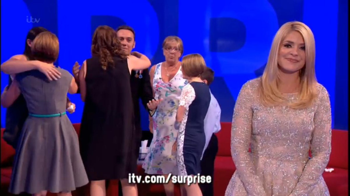 Love Holly Willoughby tweet media