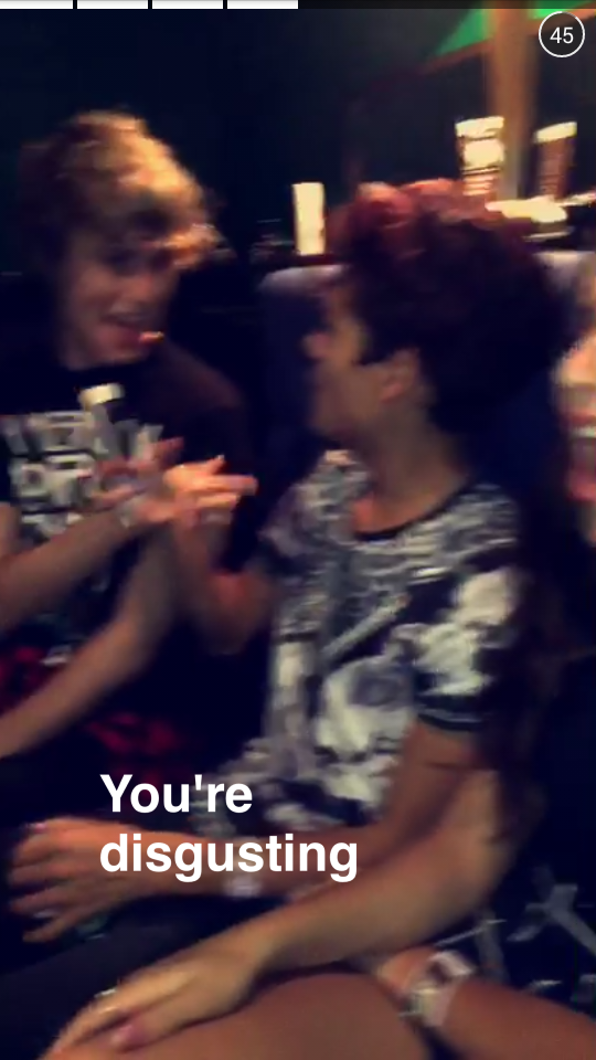 JuliaFooo's tweet photo. @thefooomusic #TFCtoPoland @omarrudberg #snapchat @afterromeo @blakeisenglish #ARtoPoland http://t.co/2FopedBVze