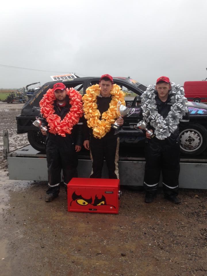 StefanMiller850's tweet photo. 1300 stockcar gold roof champion 🏁🏆😀 http://t.co/E6T9yjv9J9