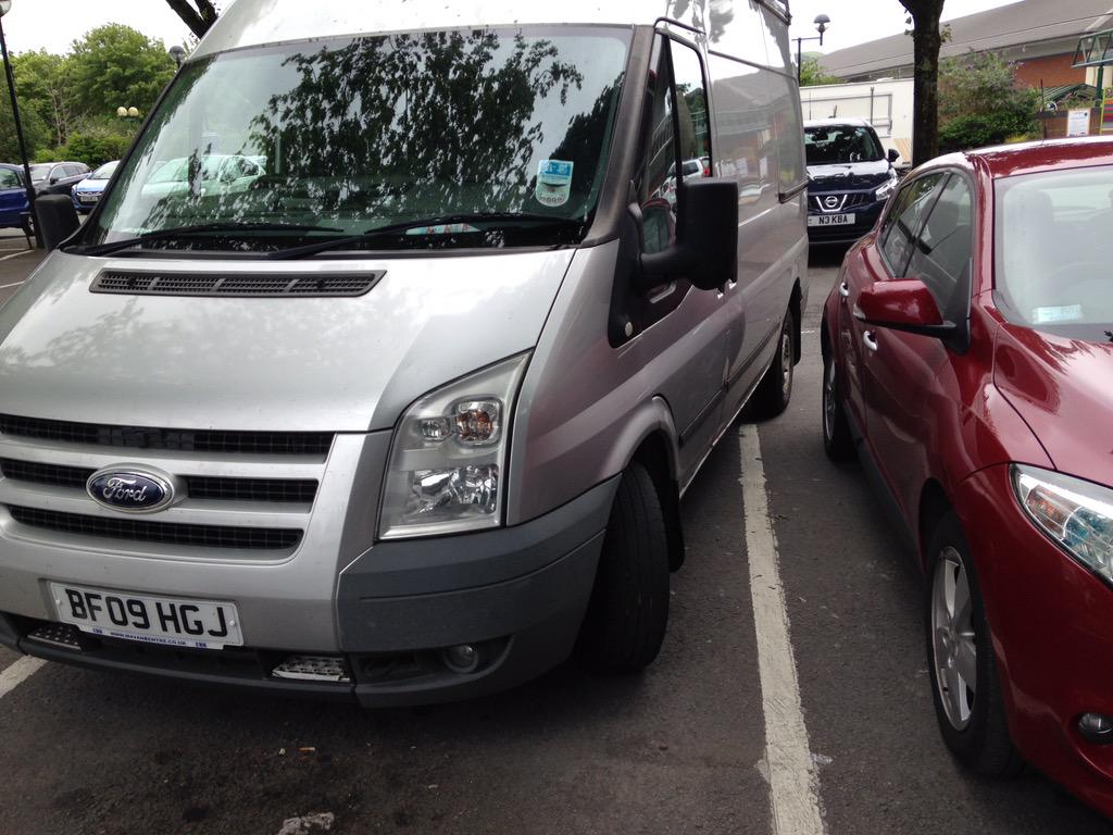 this prick blocked me in for 35 min and didn't even say sorry #assholebilders