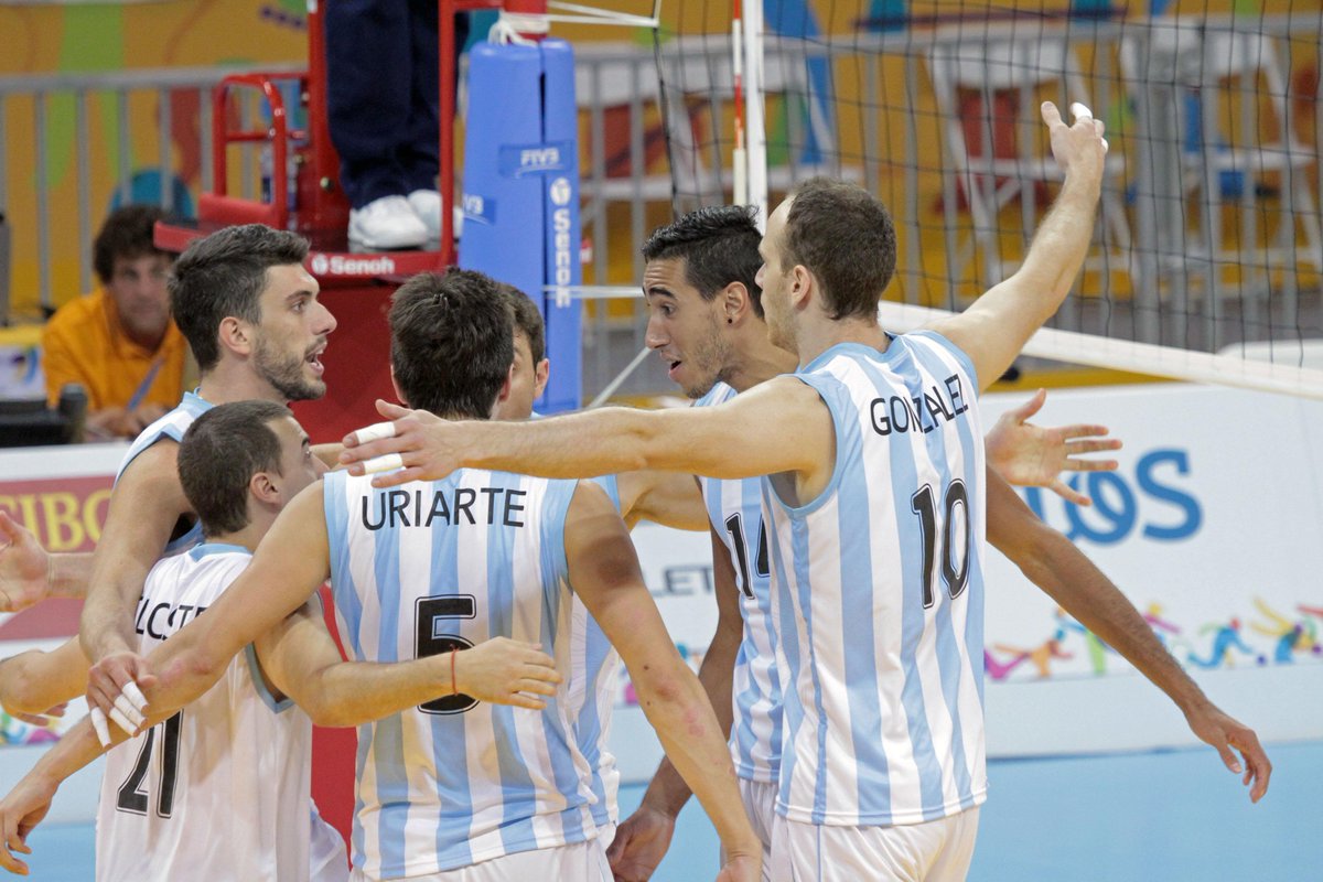 PrensaCOA's tweet image. #Voleibol ¡¡ORO PARA ARGENTINA!! En la final, logró una heroica victoria por 3-2 ante Brasil. ¡¡FELICITACIONES!!