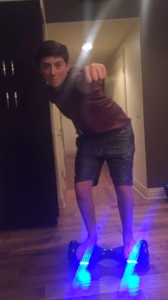 shirtlessblck's tweet image. #HyperWalk @HYPERWALK 
pick me for the giveaway so I can be as cool as trevor!!! @TrevorMoran ❕🚀