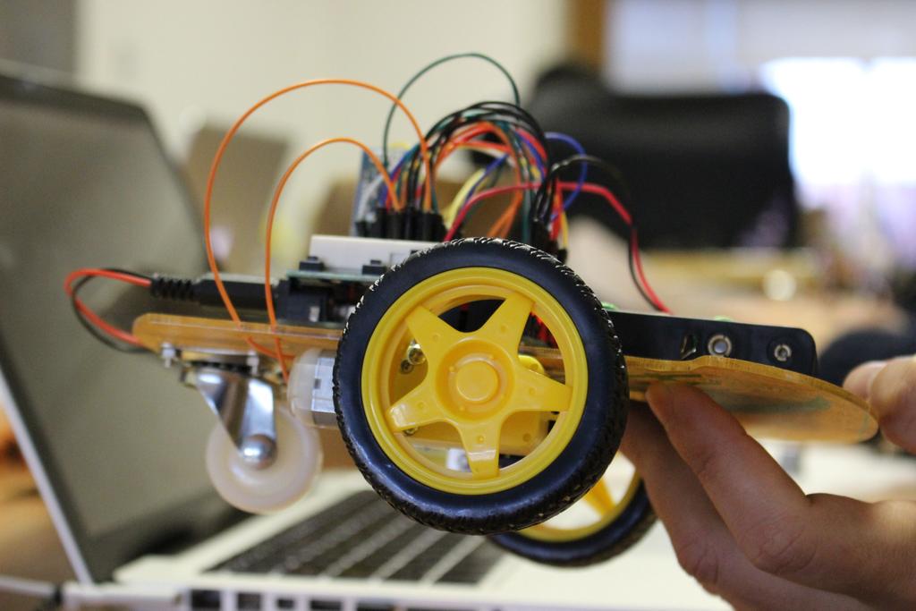 Nodebots Uruguay tweet media