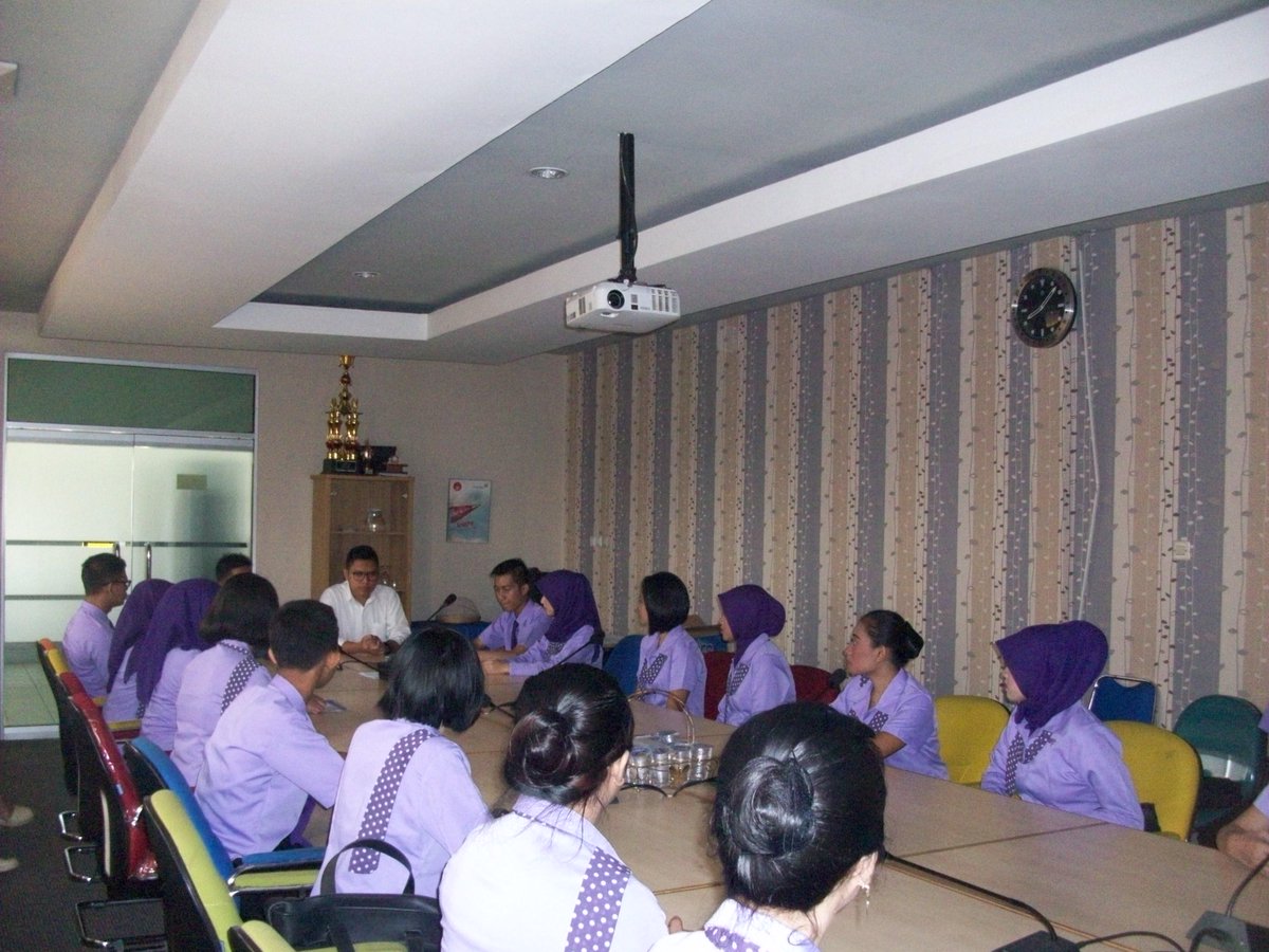 HTC_Pramugari's tweet photo. Materi di Visit Airport &amp; management Angkasa Pura 2.memberikan Motifasi yang Tinggi ,Terima kasih http://t.co/44FNTIpn6L