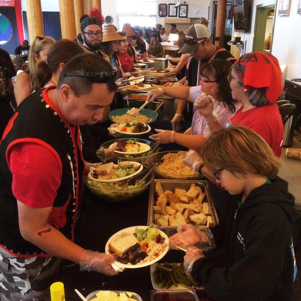 HaKusTeyea's tweet photo. Teslin serves up a delicious feast! Gunałchîsh! #HaKusTeyea2015 http://t.co/LKVwYtKwC7
