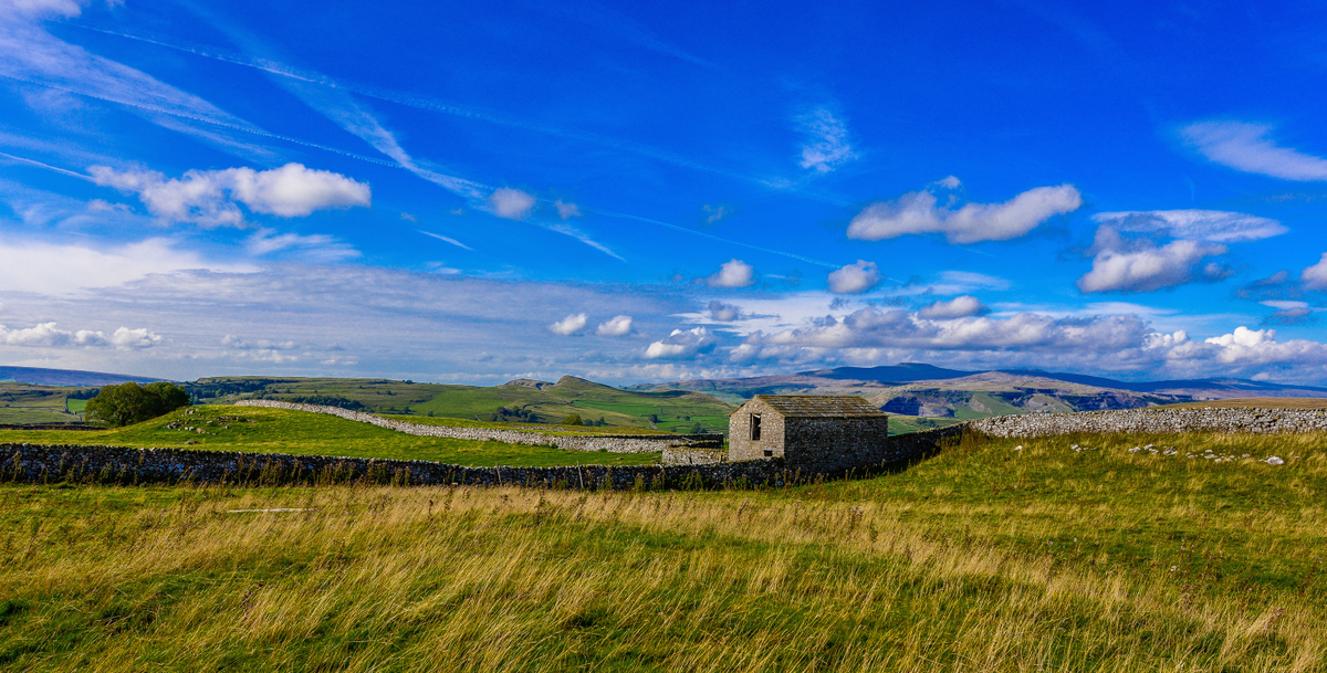 ennislaw's tweet photo. “Stone Barn”  Undeniable beauty of #YorkshireDales #atYD Oct 2014 http://t.co/JJU9XLLh7x
