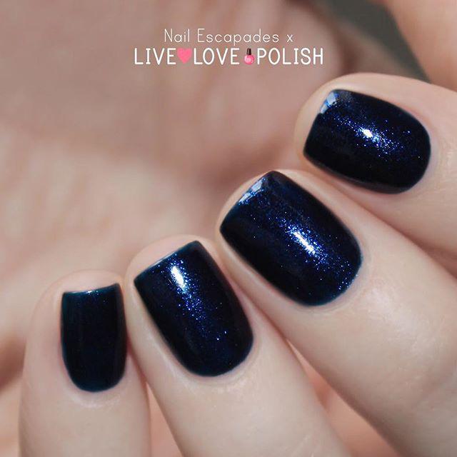 This nail polish is so beautiful...🌌 Williamsburg is my favorite out of the 3!💙 I just hav… ift.tt/1D4aYuV