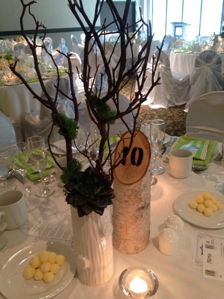 Love this rustic decor centre piece from <a href="/details_events/">Details Events</a> #yycwedding #calgarybride #Wedding #rustic #Decor