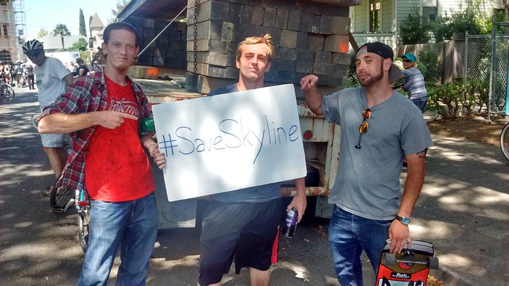 _JimHinton's tweet photo. Political Awareness #Napa #Porchfest @NapaRegister @dianeldillon @AlfredoPedrozaR @mattpope384 #SaveSkyline http://t.co/qoyeuGZ2KW