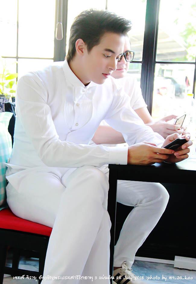 9_ZG_kao's tweet photo. ชุดขาวคือปังม๊ากกกก😍 @Jirayu_jj #jamesjigallery #26July2015 http://t.co/M0fPeWZOtw