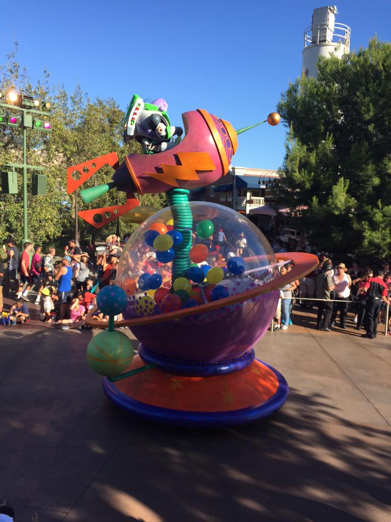 WishUponAJob's tweet photo. BUZZ!! #toystory #buzzlightyear #disney http://t.co/MdrEcWQ0KG