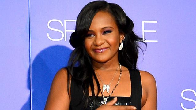 GlobalGrind's tweet photo. BREAKING: Bobbi Kristina Brown dies at age 22. More details to come. http://t.co/pr8yWuu5f8