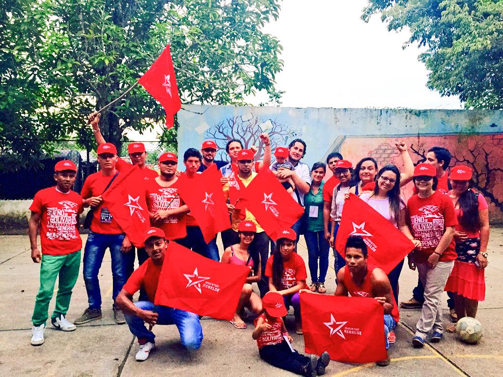 JRCAQUETA's tweet photo. Finalizamos nuestra escuela de formación política en Florencia (Caquetá).
Somos el sueños de Bolívar, despertando! http://t.co/us0mY7Nyq4