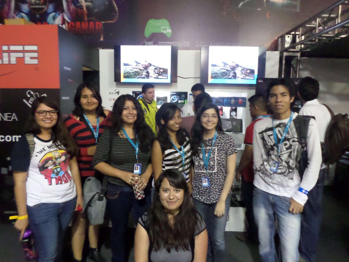 AlexaSykesReyes's tweet photo. Mi mejor momento #CPMX6 #Amigos #CUCEA #ZonaGamerCP Ya quiero que sea #CPMX7 RT por favor! http://t.co/eBm6KQKEcT
