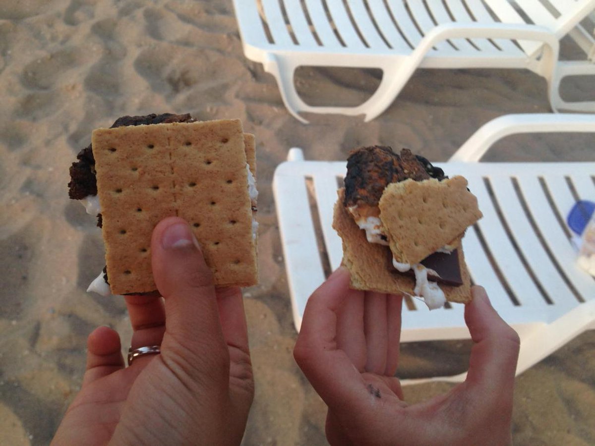 mirandalov1352's tweet photo. Me vs. you #perfectsmore #uglysmore http://t.co/Dt2ncfUs3O