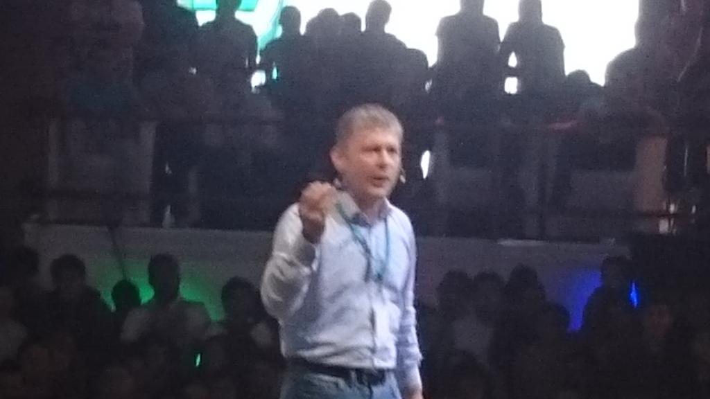 CesarDavila142's tweet photo. Los mejores momentos en #CPMX6 fue poder conocer a gente que admiraba y saber un poco más de ellos #CPMX7 te espero http://t.co/MI39LeoZhx