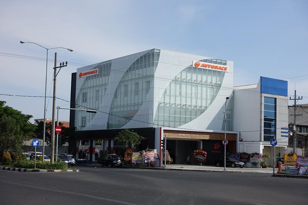swjaya's tweet photo. #AutoBacsSBY udah muncul di surabaya dan mungkin bakal muncul di Jakarta. kabar baik nih buat pengguna mobil., http://t.co/5a9hY9IWyO