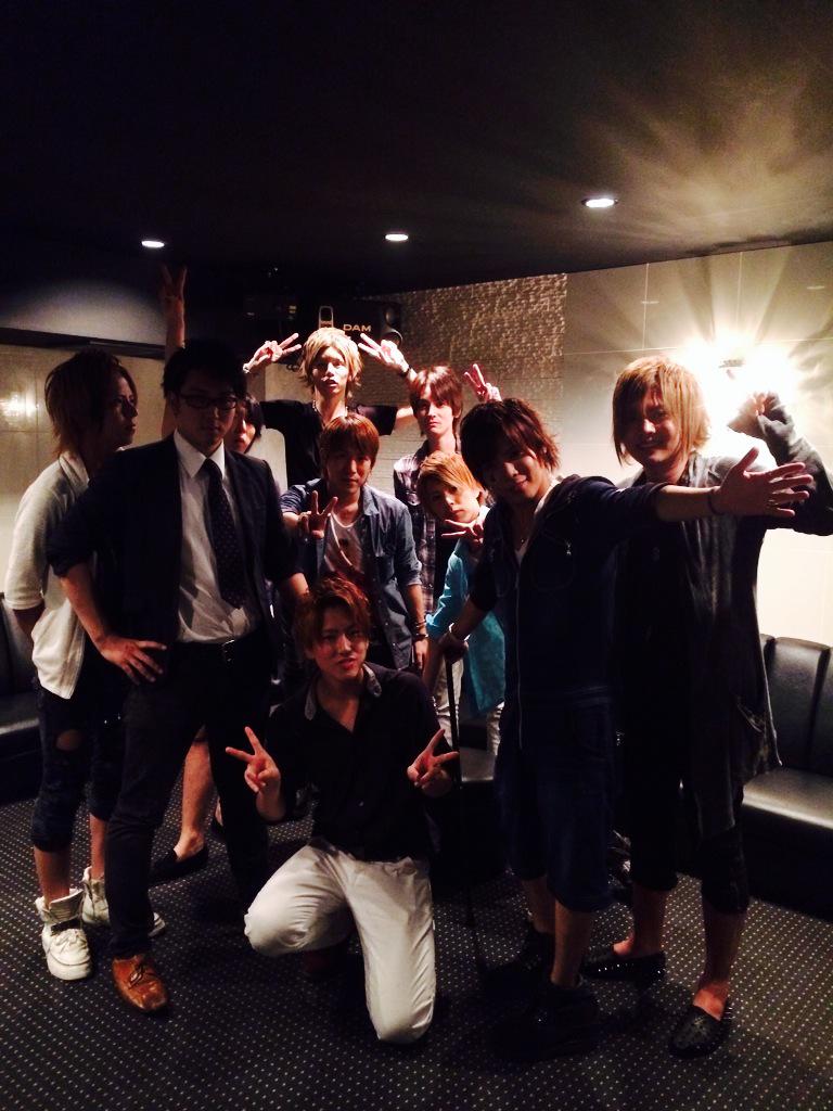 HOST_TV's tweet photo. はい！本日は火曜レギュラーイノベーションさん撮影してきました！JOE先生降臨ですよー！ @kataseharu  @kira08089090777 http://t.co/P6qBOrC955