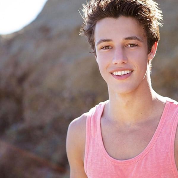 Missycamille_'s tweet photo. #supportcameron Stay Strong @camerondallas  Us fans will always be by your side no matter what http://t.co/WX9Ustv5MI