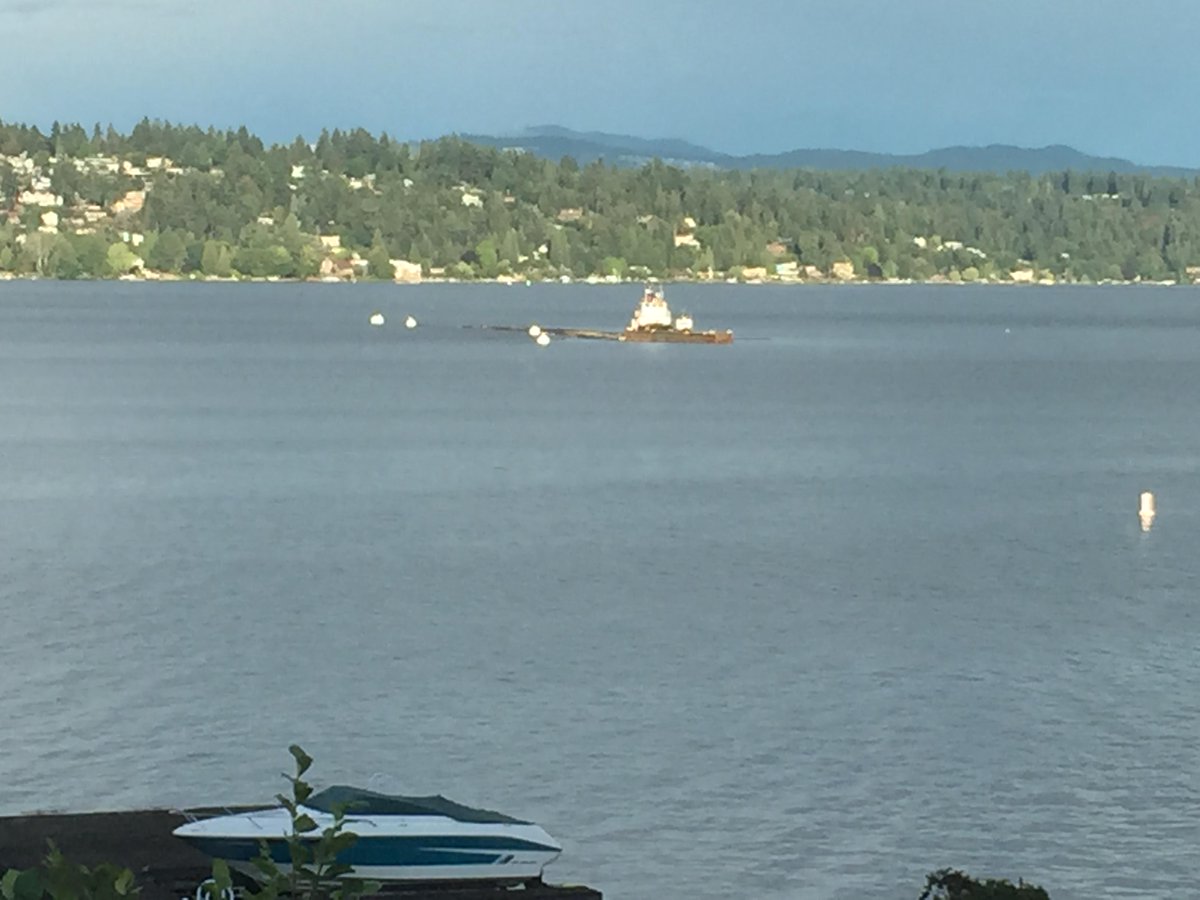 MrRubino's tweet photo. 2 words: LOG BOOM! Getting ready for #seafair #BlueAngels #summerfun #margarita #PARTY http://t.co/xg26vkdiWg