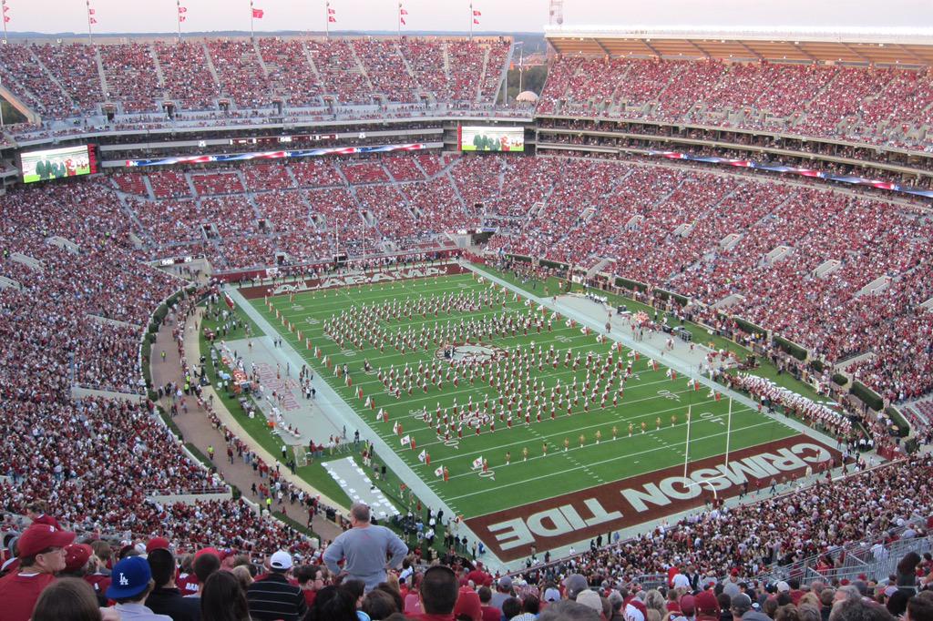 BryantDenny_UA's tweet photo. “There's nothing like game day in Tuscaloosa, Alabama.” http://t.co/g7xq1m5ay6