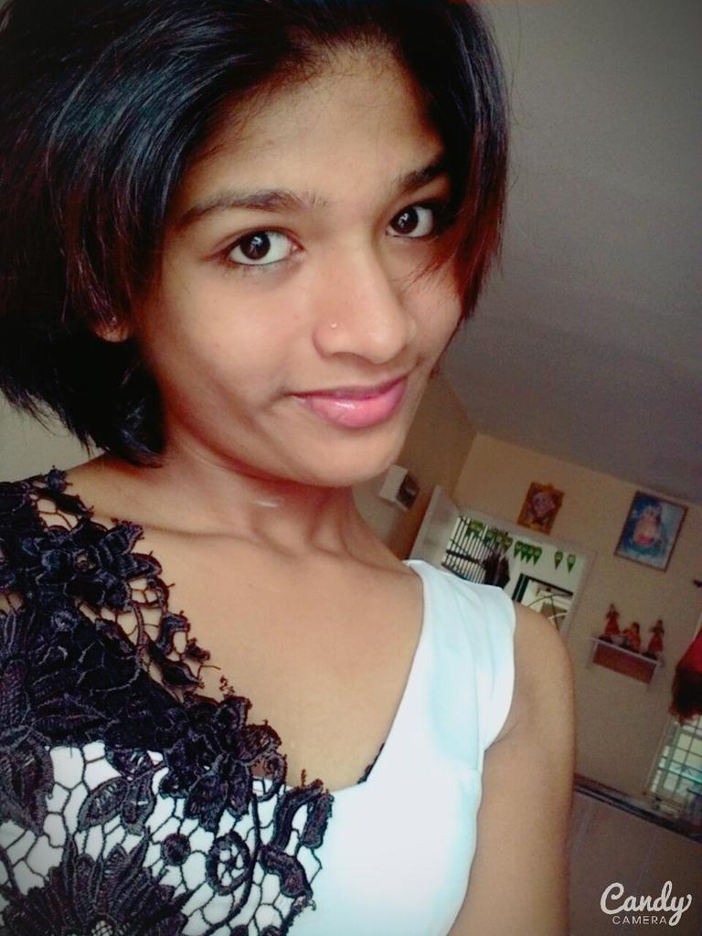 nishini56's tweet photo. I m created to creat ☺️👍 wish u all a wonderful evening #trials for a #function 😊 http://t.co/iTA6etchWJ
