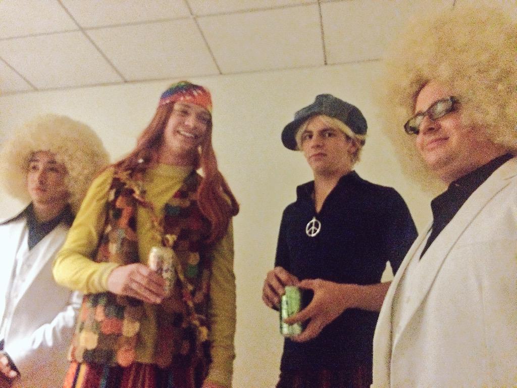 Direcoder1d's tweet image. "@Raini_Rodriguez: In between scenes, the guys were talking about starting a new 70's boy band.  http://t.co/v4EGwGRNyj"